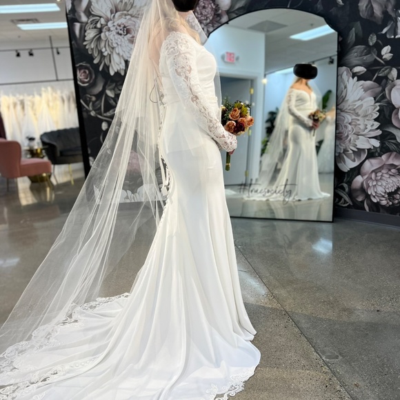 OXFORD STREET WEDDING DRESS SIZE 12 - NOT ALTERED - Picture 3 of 7